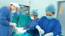 Việt Nam thực hiện thành công ca ghép tế bào gốc chữa xơ phổi đầu tiên trên thế giới