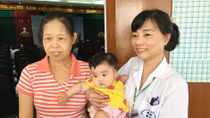 Làm mẹ lần đầu ở tuổi 53 nhờ kỹ thuật hỗ trợ sinh sản