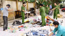 Tiêu hủy hàng lậu trị giá gần 200 triệu đồng