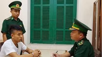 Dùng thuyền máy vận chuyển 1,3 tấn thực phẩm đông lạnh vào Việt Nam
