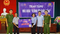 Những chiếc móc khóa “Vì bình yên cuộc sống”