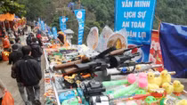 Những “hạt sạn” ở lễ hội chùa Hương