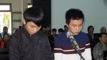  Bị đâm chết vì... ôm bạn gái của người khác ngủ