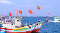 Ngư dân hát vang Quốc ca trước giờ nhổ neo thẳng tiến ra ngư trường