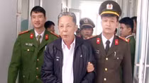 Chủ tịch xã và cán bộ địa chính xã dính vào lao lý vì "ăn bẩn"