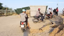 Cưỡng chế giải phóng mặt bằng, đưa cầu trăm tỷ vào sử dụng