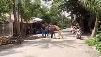 Hai bợm nhậu giật rơi biển tên, lăng mạ CSGT