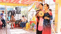 Những cô bóng ẩn mình nương mẫu