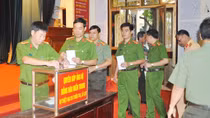 Công an Hải Dương quyên góp hơn 400 triệu đồng ủng hộ đồng bào miền Trung