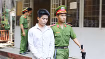 Án mạng bắt nguồn từ... hết mồi nhậu