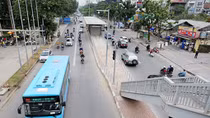 Nhường đường cho xe buýt nhanh, Hà Nội cấm taxi, xe máy giờ cao điểm