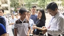 Lao động ở 49 huyện không được tham dự kỳ thi tiếng Hàn: Quýt làm, cam chịu