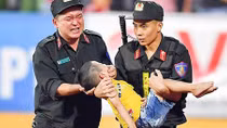 Để những cái "lý" không lạnh lùng, máy móc...