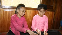 Mẹ và những nàng dâu góa bụa