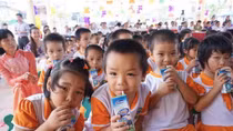 Vinamilk với chương trình “Sữa học đường” Hà Nội