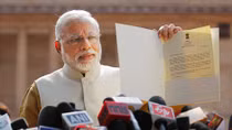 Thủ tướng Narendra Modi: Mạnh tay với "tiền đen"