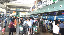 Muốn bay giờ đẹp, phải chịu phí cao