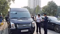 Xe khách “núp bóng” xe hợp đồng Limousine