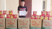 Dùng ô tô mang biển số giả chở 3 tạ pháo