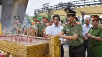 Đoàn đại biểu Công an tỉnh Ninh Bình về nguồn tại tỉnh Quảng Trị