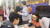 Ngành “hot” có dễ kiếm việc làm?