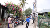 Ánh sáng của phong trào xung kích, tình nguyện