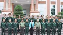 Thứ trưởng Bùi Văn Nam thăm, tặng quà tại Ninh Bình