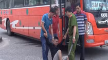 "Ngáo đá" quậy trên xe khách