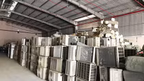 Hàng tiêu dùng cấm nhập vẫn có mặt ở thị trường nội địa