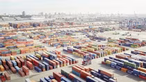 Tịch thu 125 container hàng cấm nhập khẩu