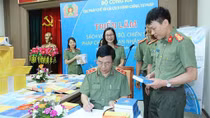 Triển lãm “Sách với cán bộ, chiến sỹ Pháp chế CAND”