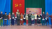 Công an Thái Nguyên chăm lo Tết cho gia đình chính sách