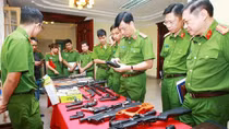 Người thi hành nhiệm vụ được nổ súng vào đối tượng đang sử dụng vũ khí thực hiện hành vi khủng bố, giết người