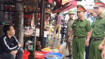 Công an Lạng Sơn phối hợp ngăn chặn tôm hùm đất thẩm lậu vào nội địa