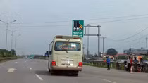 Đừng biến đường cao tốc thành… đường làng