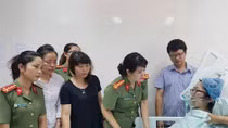 Chia sẻ với nữ Công an từ chối điều trị ung thư để dành sự sống cho con