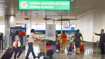 Khách nhập cảnh lợi dụng “cửa xanh” để vận chuyển hàng hóa trái phép