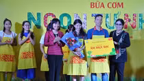 Nhà báo trổ tài vào bếp 