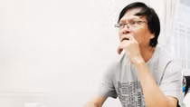 Áo trắng Đoàn Thạch Biền
