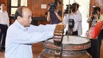 Thủ tướng Nguyễn Xuân Phúc dâng hương tại Khu Di tích Kim Liên