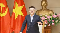 Gác chặt nguồn tăng thu để cải cách tiền lương