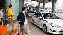 Yêu cầu rà soát lại việc nhượng quyền khai thác taxi, xe khách tại Cảng Nội Bài