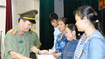 1.000 phần quà đến với người dân vùng lũ huyện Vũ Quang