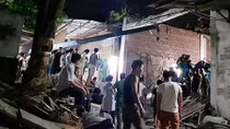 Ghé thăm nhà anh em cọc chèo, bị trần nhà sập đè tử vong