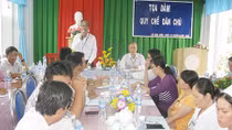 Dân chủ và độc đoán