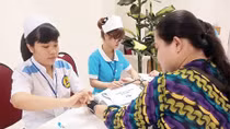 Không dừng hợp đồng khám chữa bệnh Bảo hiểm Y tế với các cơ sở Y tế tư nhân