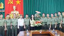 Lãnh đạo tỉnh Đắk Nông chúc mừng cán bộ, chiến sỹ làm công tác tuyên truyền 