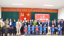 8 cháu bé trong vụ án mua bán người về gia đình mới