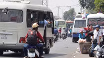 Hà Nội truy quét xe dù, bến xe khách trá hình