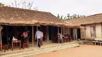 Về vùng cát, thăm nhà Đại tướng bên cầu Kiến Giang